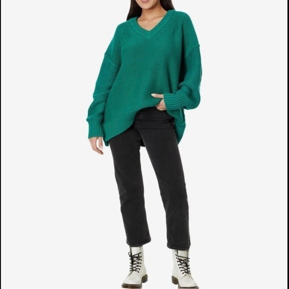 Free People Alli V-Neck  Slouchy Ribbed Trim Chunky knit Sweater Size M - Picture 5 of 16